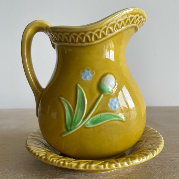 ***SOLD***Japanese Majolica Yellow Pitcher and Saucer - Picture 2 of 12